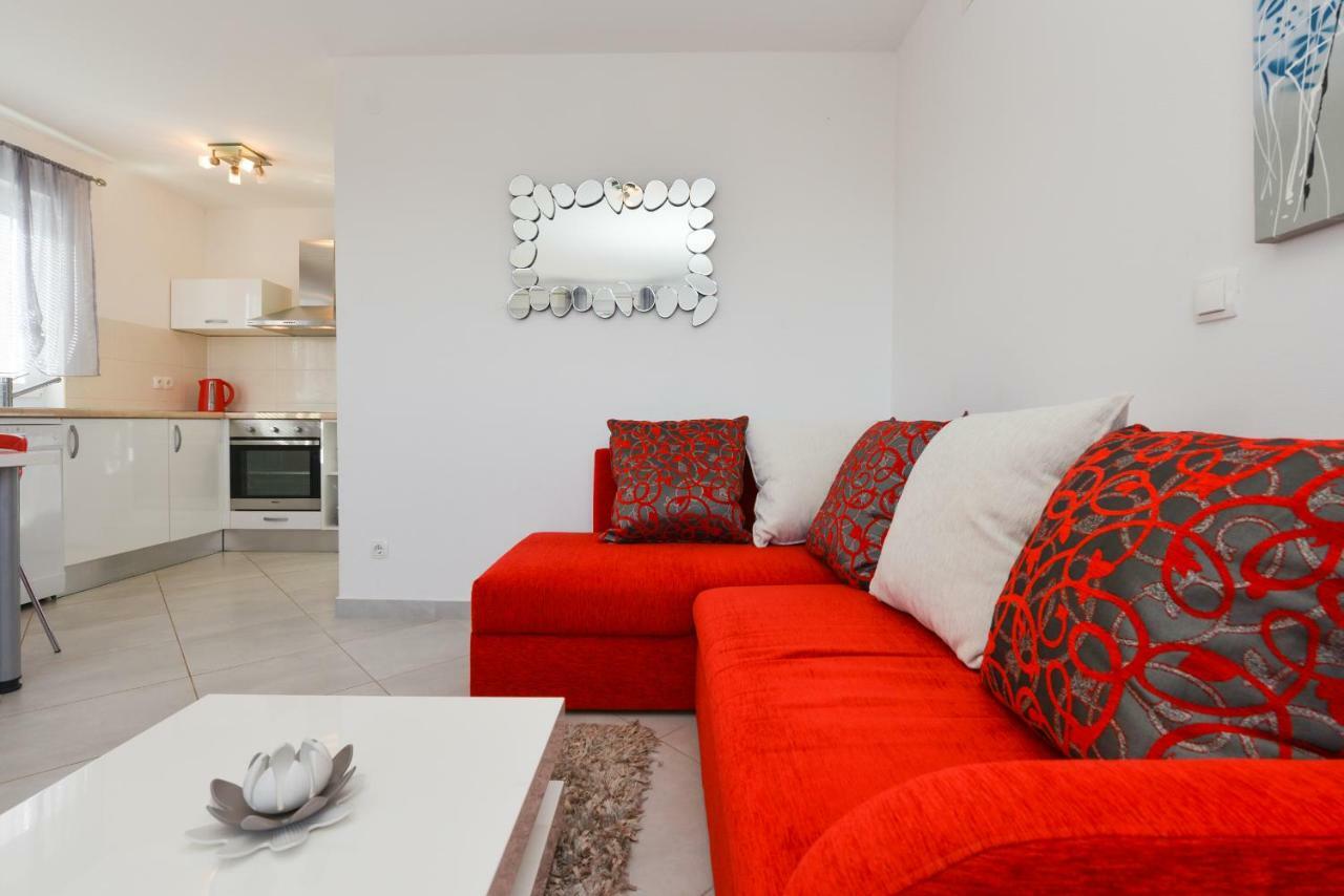 Apartments L&M Vir Exterior photo